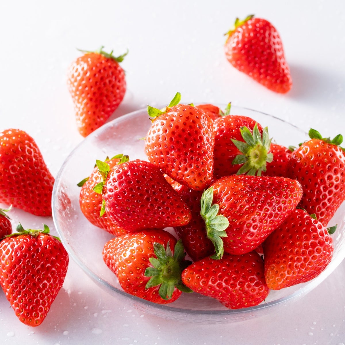 大分県産の人気品種「さがほのか」と「ベリーツ」のいちご詰め合わせ画像。2種類の味が楽しめるいちごを産地直送でお取り寄せ、通販で購入。