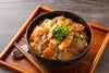 大分県産の関さばを使った「富士見のりゅうきゅう」をご飯に盛り付けた漬け丼の画像。新鮮な関さばの漬け丼を手軽に楽しめる、通販のお取り寄せグルメ。