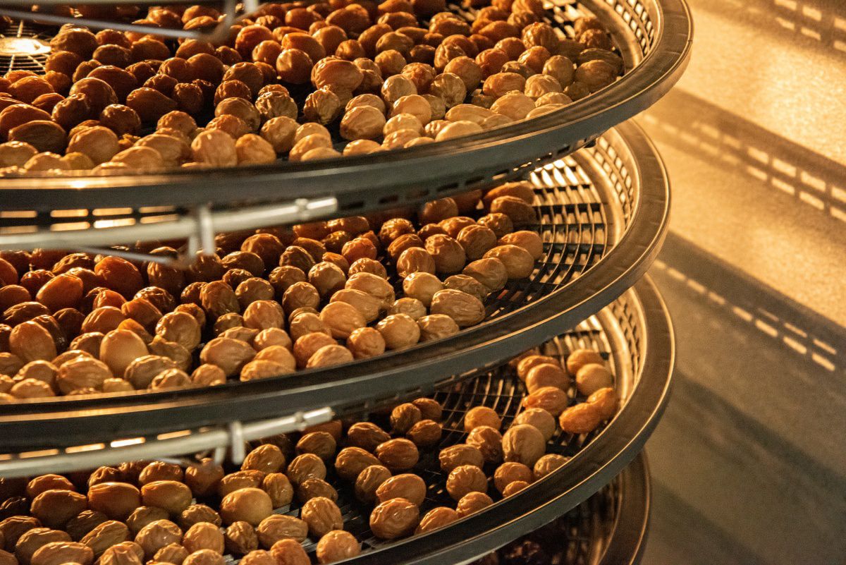 「塩分ミックス」と「濃縮みかん」の2種類が入った神仏習合ドライフルーツ2袋セットの画像。大分県産のフルーツを使用したお菓子を通販でお取り寄せ。