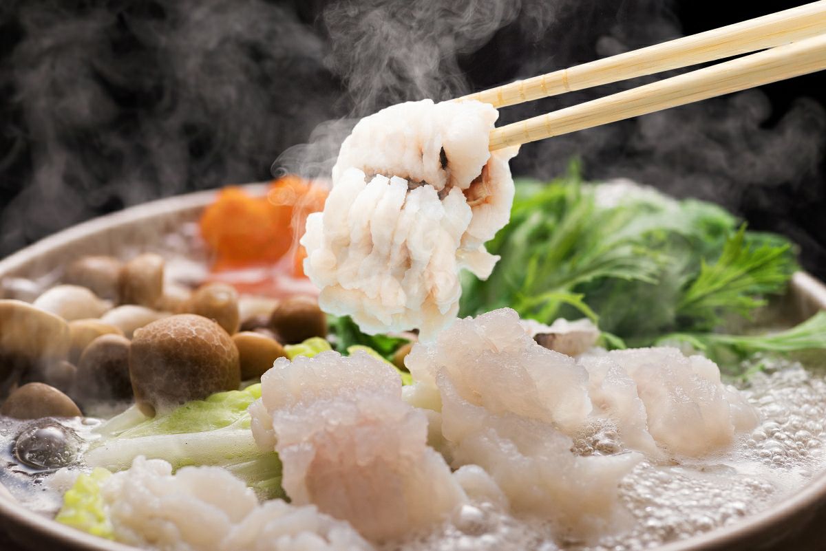 大分県産の上質な鱧（ハモ）を使用した「殿様はもしゃぶセット」の調理イメージ画像。夏の味覚・鱧しゃぶを産地直送でお取り寄せ、通販でギフト購入。