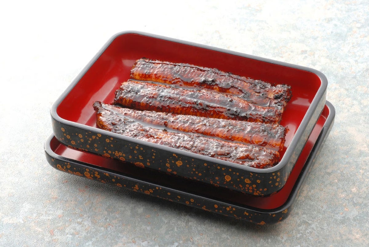 【志おや 蒲焼白焼計二本セット】（タレ・鰻塩・化粧箱付）