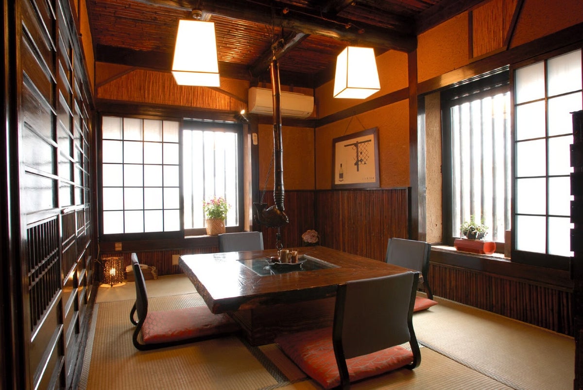 【 志おや 白焼 計三本セット 】（鰻塩・化粧箱付）