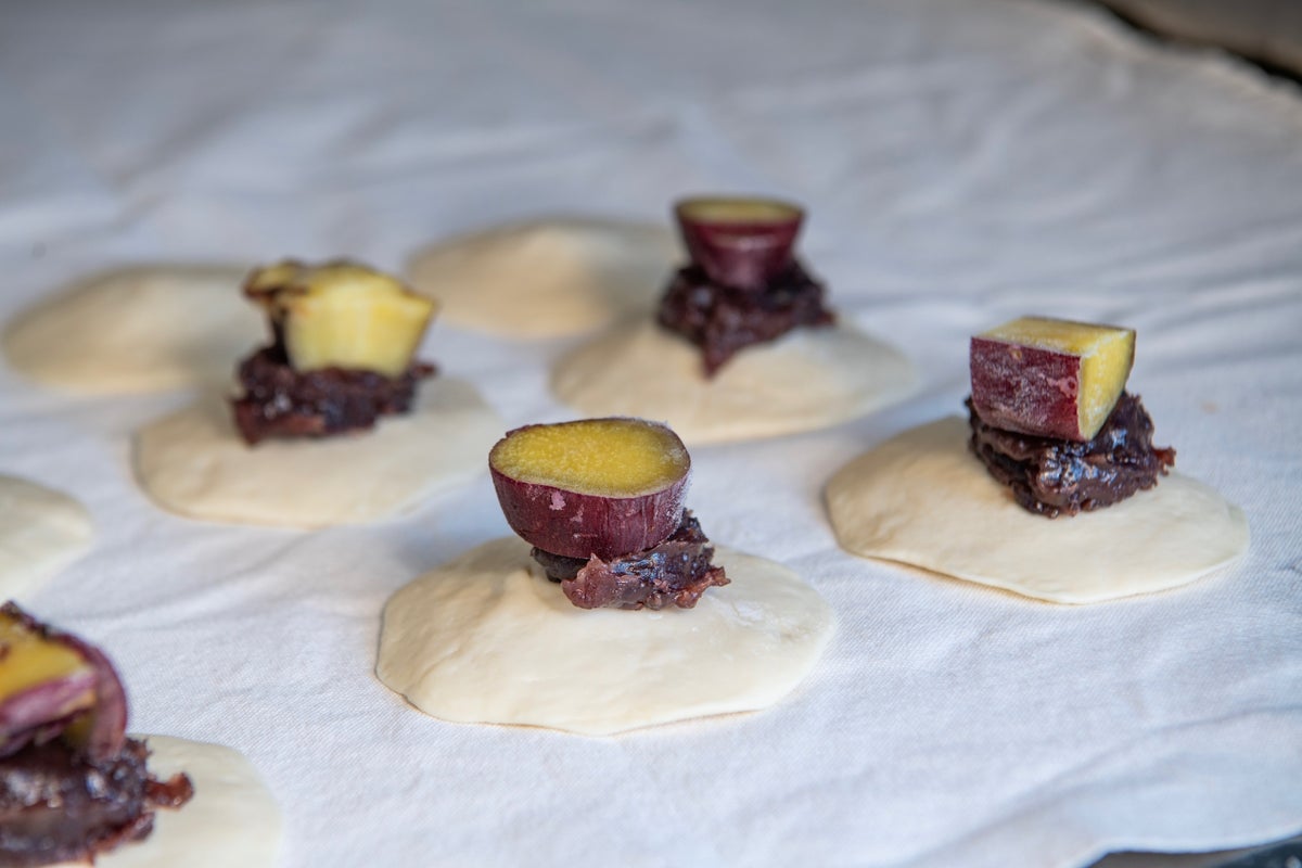 【至福の和スイーツ】大分産「紅はるか」を使った焼き芋あんまん8個入り