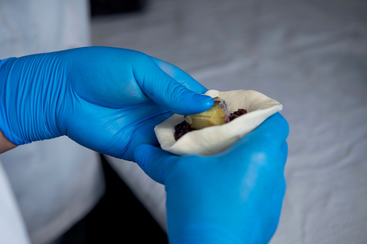 【至福の和スイーツ】大分産「紅はるか」を使った焼き芋あんまん8個入り